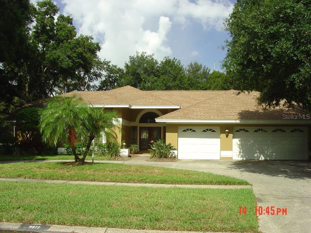 9872 Oaks Ln., Seminole, FL 33772