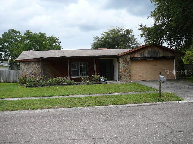 1010 Red Oak Cir., Brandon, FL 33511
