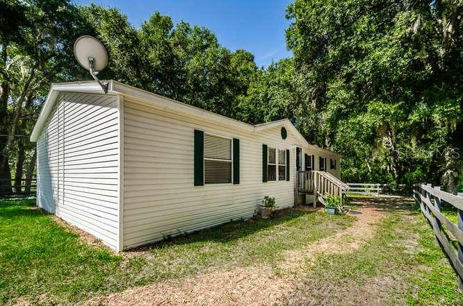 11046 Kitten Tr., Hudson, FL 34669