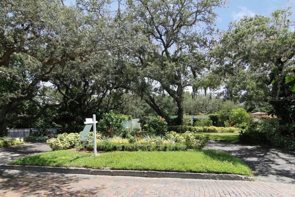 612 Oleander Way, South Pasadena, FL 33707