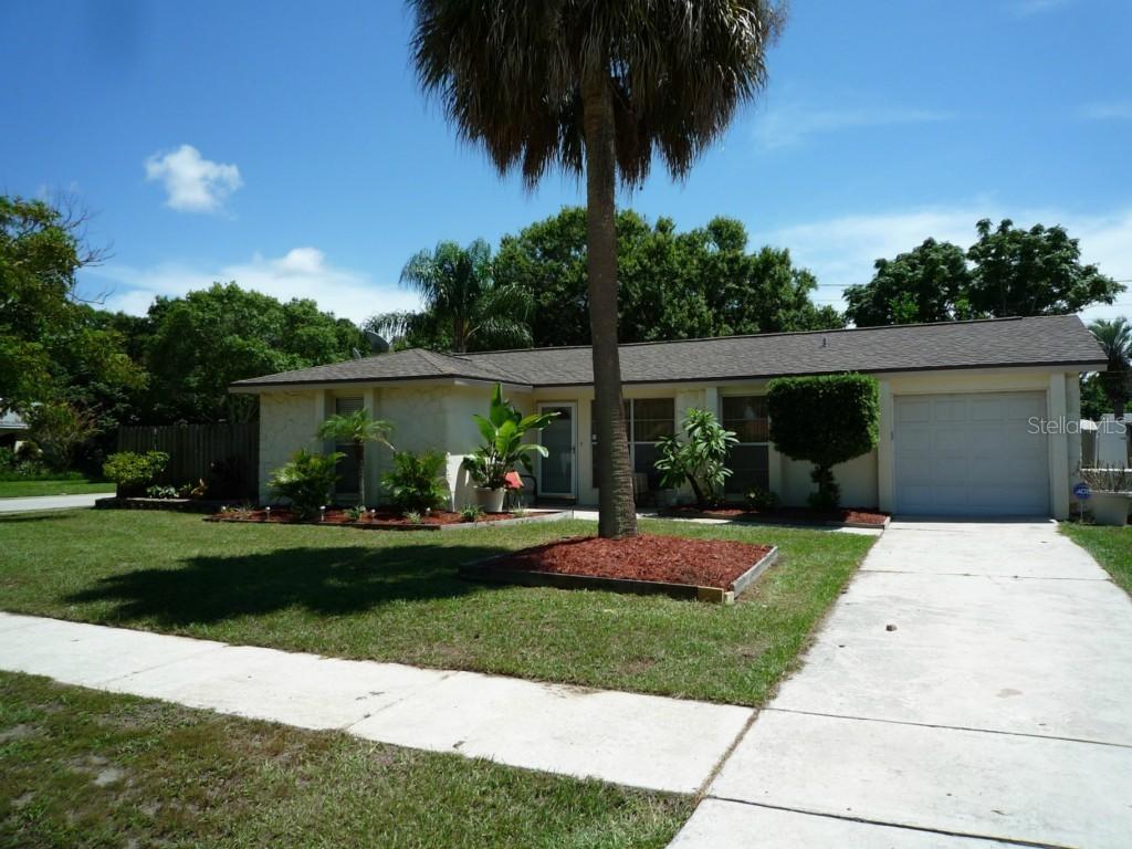 11922 N Valencia Ct., Seminole, FL 33772