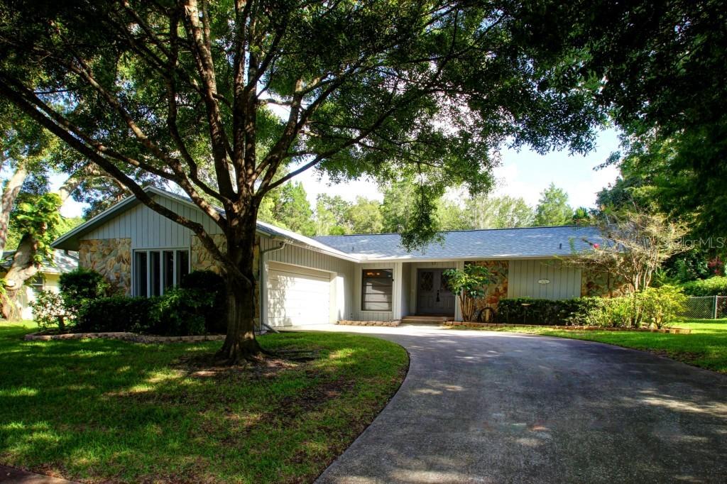 1636 Pine Pl., Clearwater, FL 33755