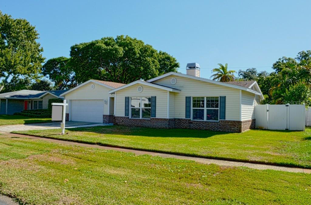 9067 Briarwood Dr., Seminole, FL 33772