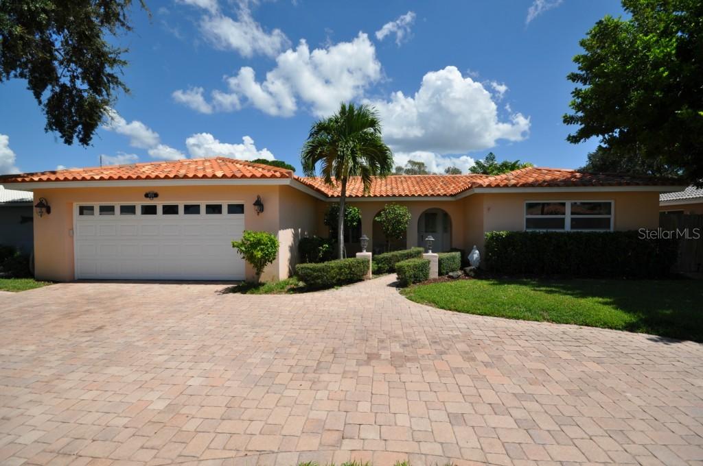 9701 Oak St., St Petersburg, FL 33702