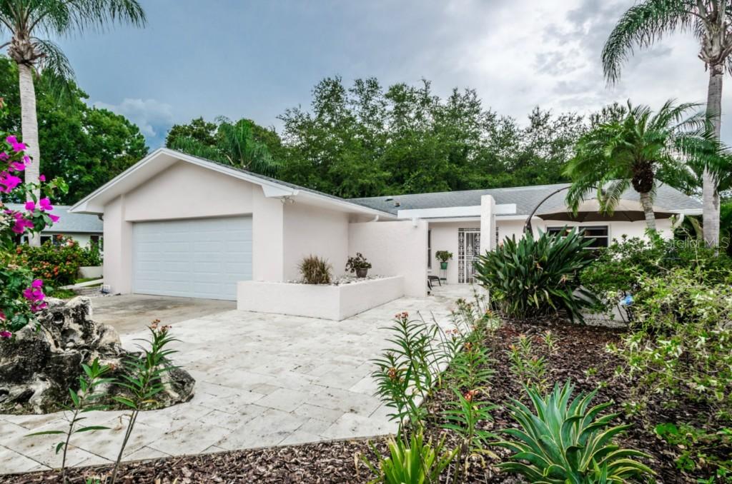 9298 Elm Cir., Seminole, FL 33776