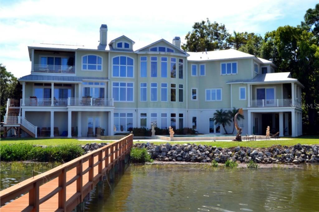 649 Orange St., Palm Harbor, FL 34683
