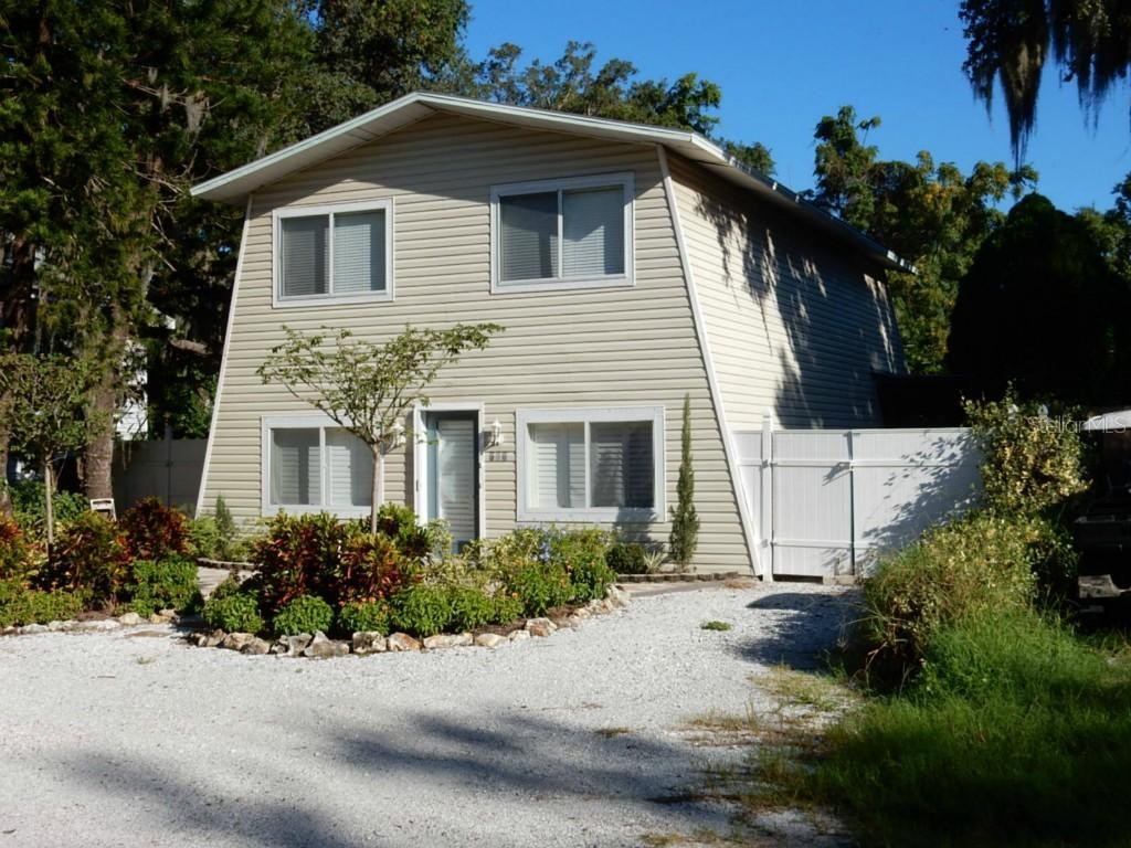 526 Pennsylvania Ave., Crystal Beach, FL 34681