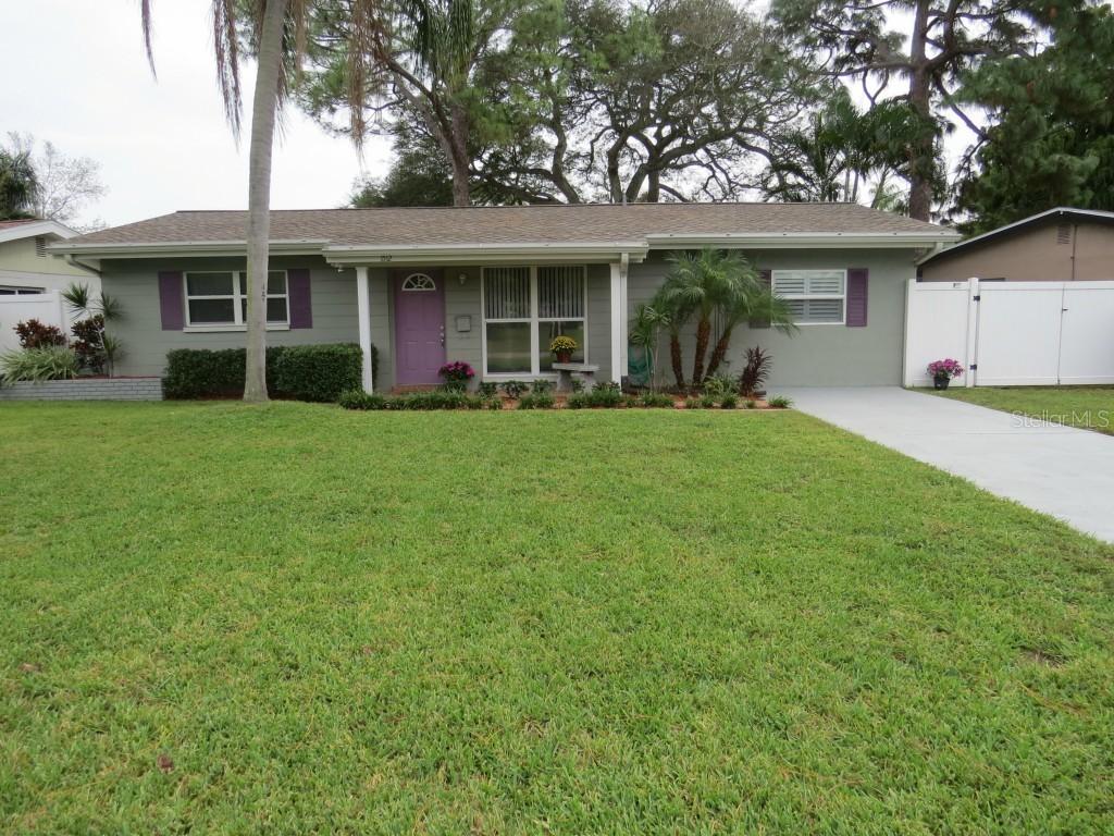 1512 Carson Cir., St Petersburg, FL 33703