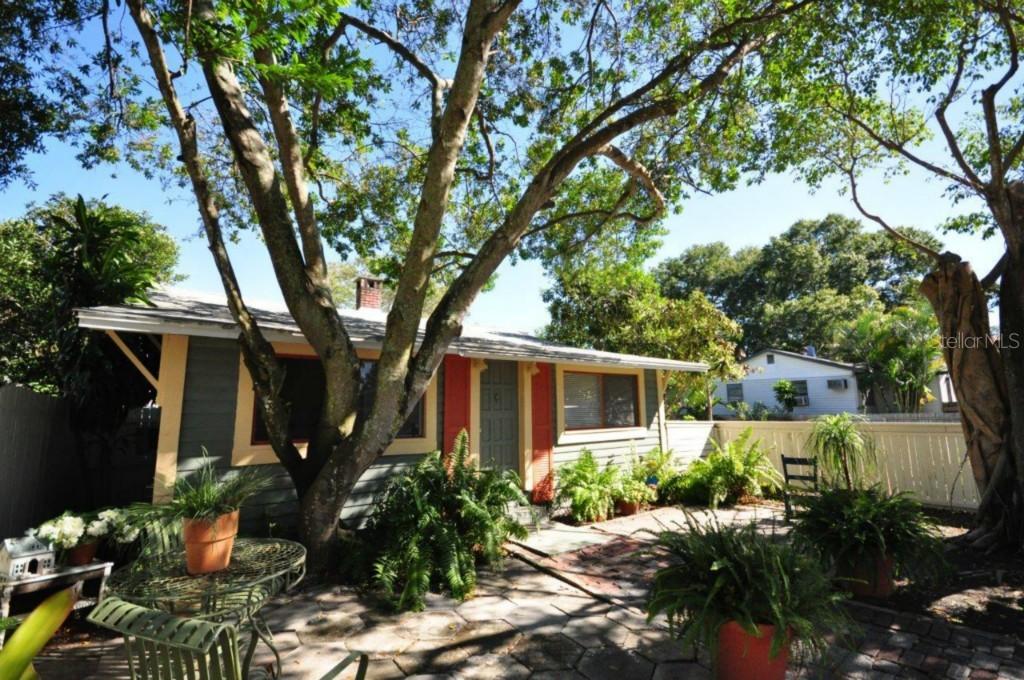 3067 8th St., St Petersburg, FL 33704