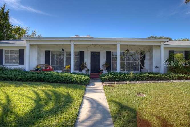 911 Oakwood Dr., Largo, FL 33770