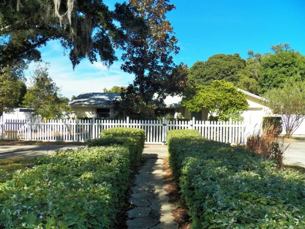 1725 Nebraska Ave., Palm Harbor, FL 34683