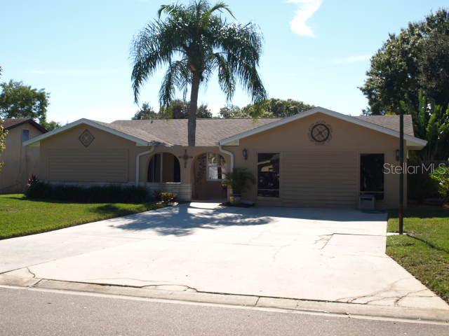 135 Suncrest Dr., Safety Harbor, FL 34695