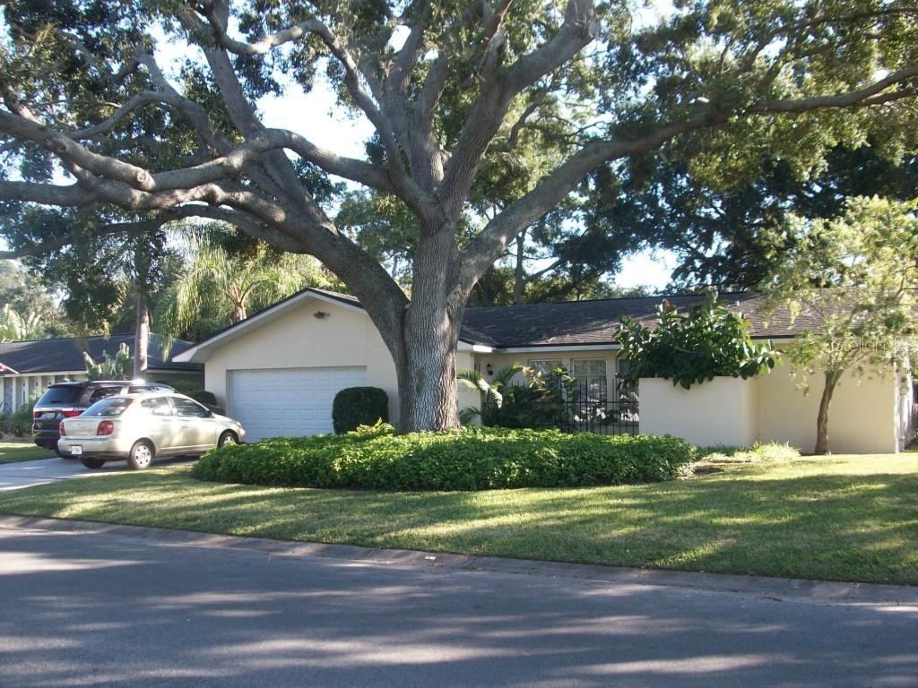 8794 Hershey Ln., Largo, FL 33777