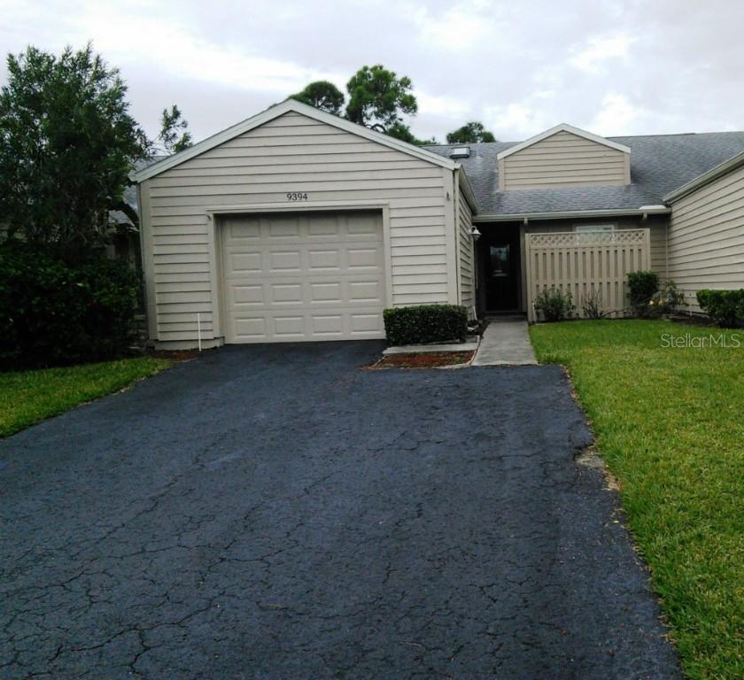 9394 Westlinks Ter., Seminole, FL 33777