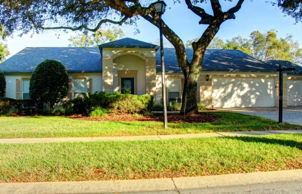 609 Surrey Ln., Lutz, FL 33549