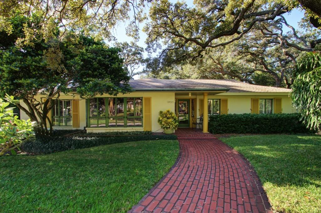 1700 Beach Dr., St Petersburg, FL 33704