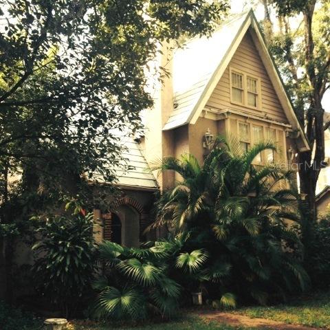 233 Grand Blvd., Tarpon Springs, FL 34689