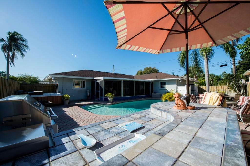 4389 50th Pl., St Petersburg, FL 33711