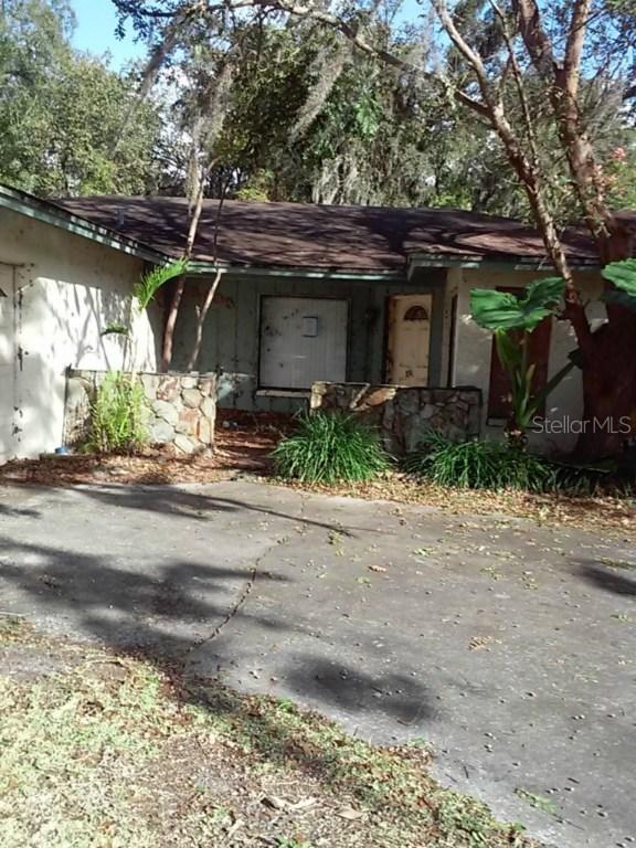18403 Swan Lake Dr., Lutz, FL 33549