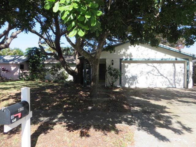 11941 107th Ct., Seminole, FL 33778