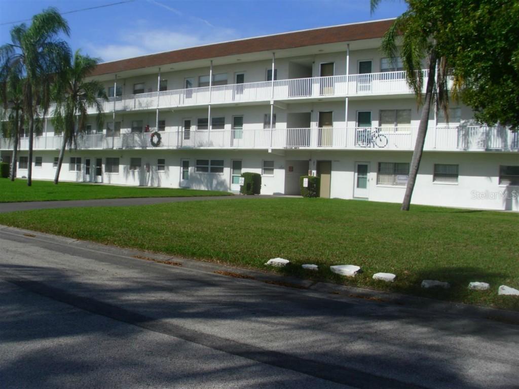 5725 12th Ave. #305D, St Petersburg, FL 33710