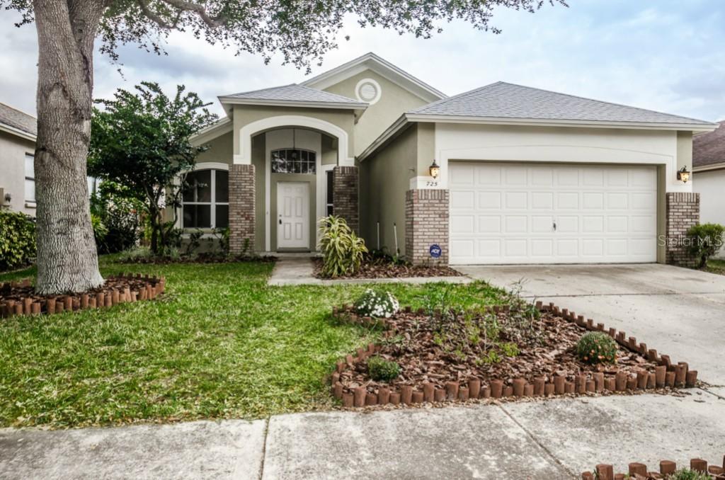 725 Sand Ridge Dr., Valrico, FL 33594