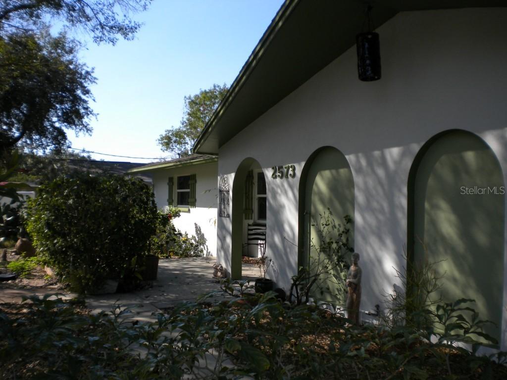 2573 Crescent Dr., Largo, FL 33770