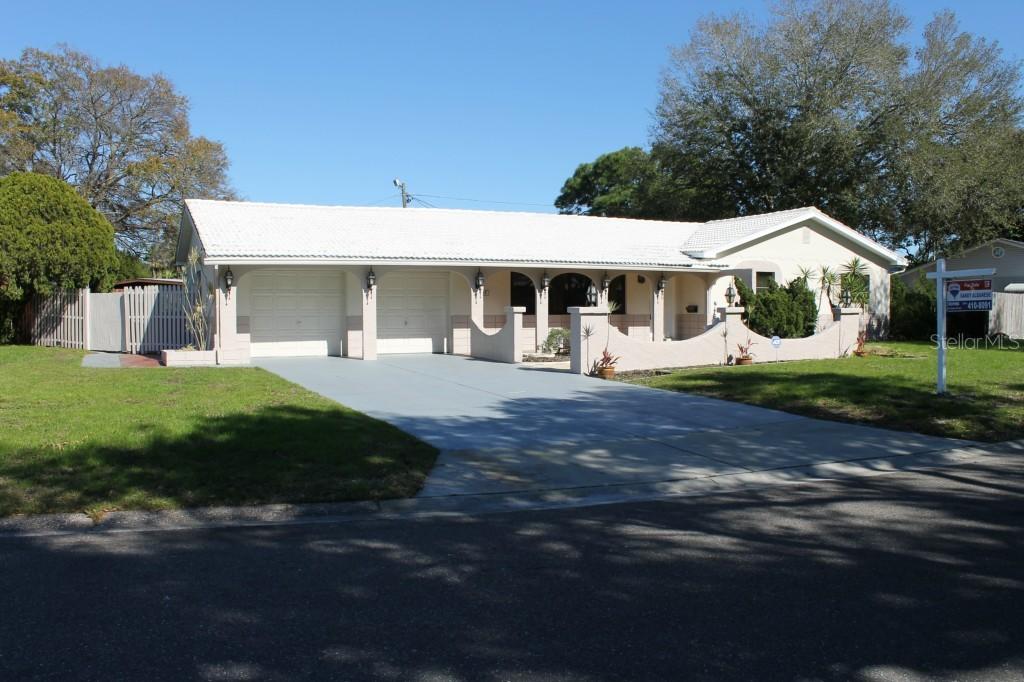 6389 Hampton Dr., St Petersburg, FL 33710