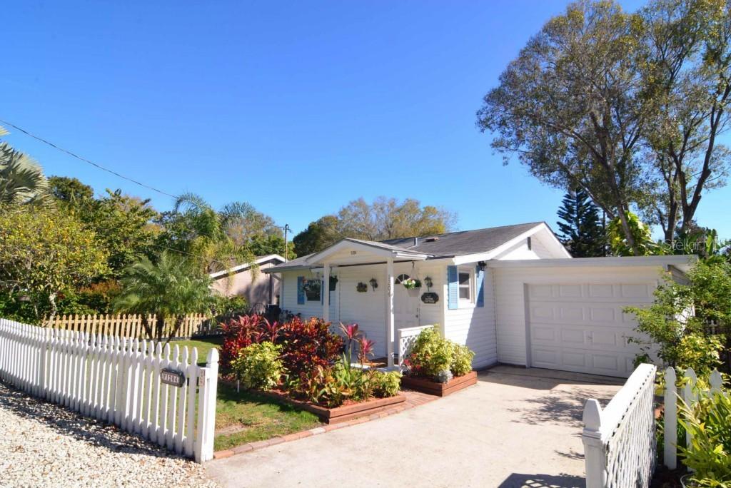 1204 Lagoon Rd., Tarpon Springs, FL 34689