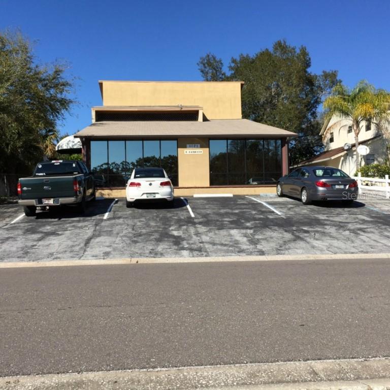 1021 E Oakwood St., Tarpon Springs, FL 34689