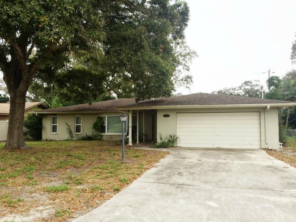 855 Fountainhead Dr., Largo, FL 33770