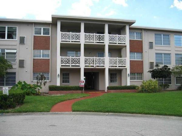 3125 36th St. #305, St Petersburg, FL 33713