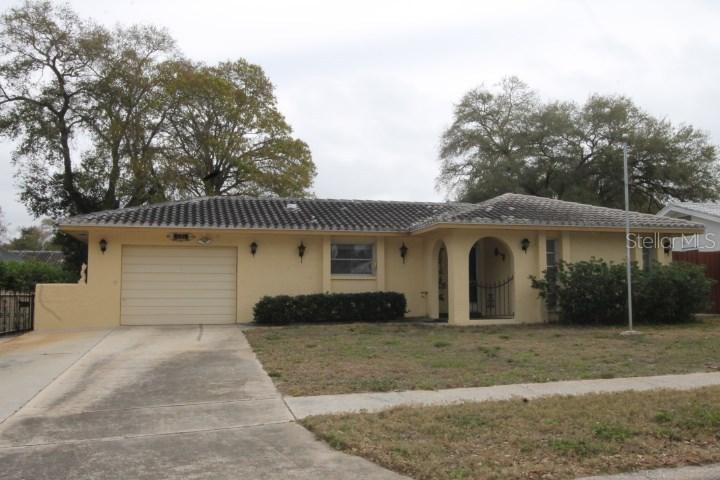 1281 Leona Dr., Largo, FL 33770