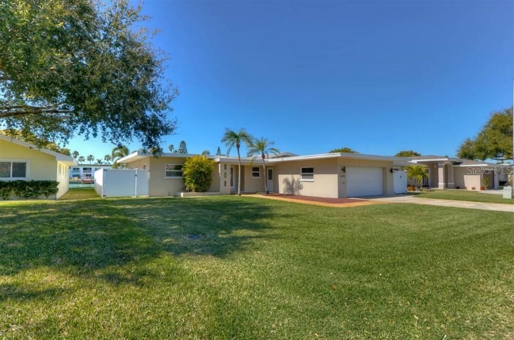 11670 4th St., Treasure Island, FL 33706