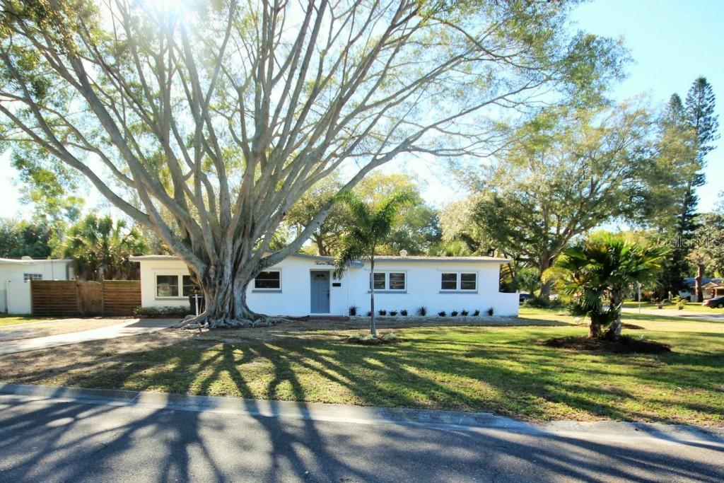 1230 Russell Dr., St Petersburg, FL 33710