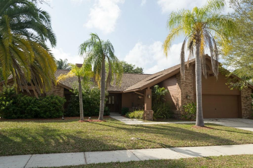 2422 Hillcreek Cir., Clearwater, FL 33759