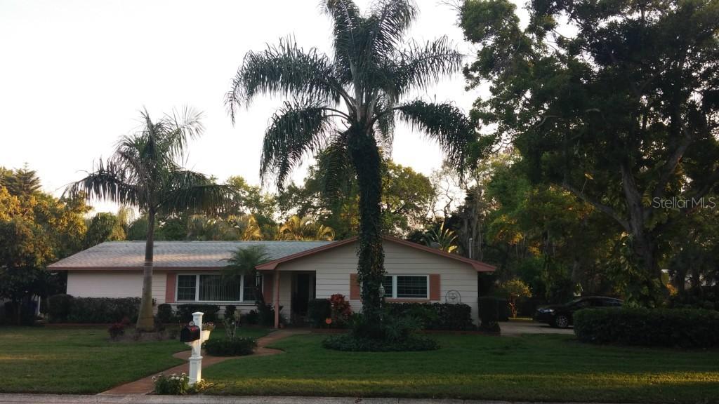399 Overbrook Dr., Largo, FL 33770
