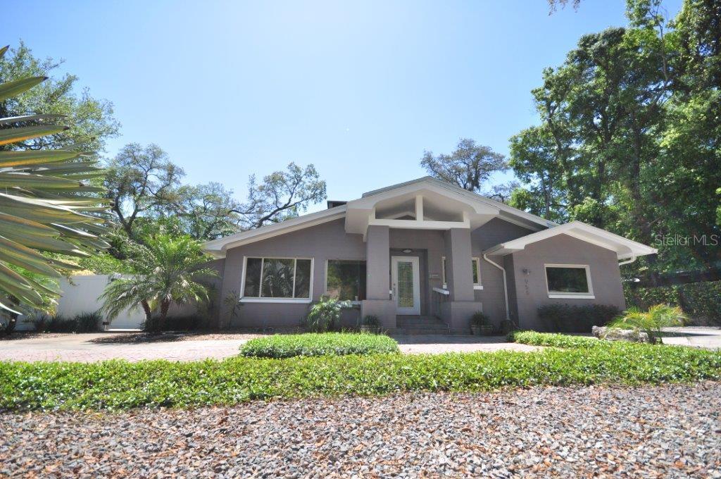 956 42nd Ave., St Petersburg, FL 33703