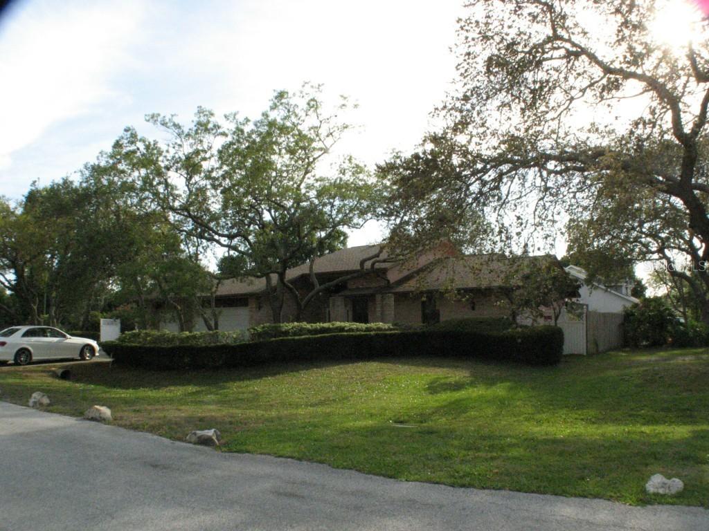10202 130th St., Largo, FL 33774