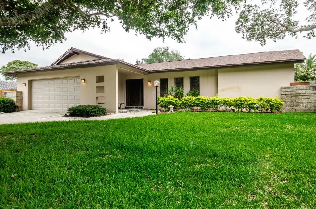 10239 Bay Hills Dr., Largo, FL 33774