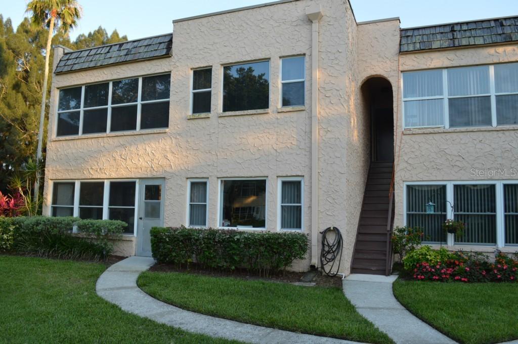 208 Aspen Cir., Seminole, FL 33777