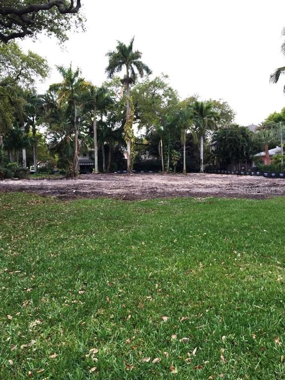 1700 N Shore Dr., St Petersburg, FL 33704