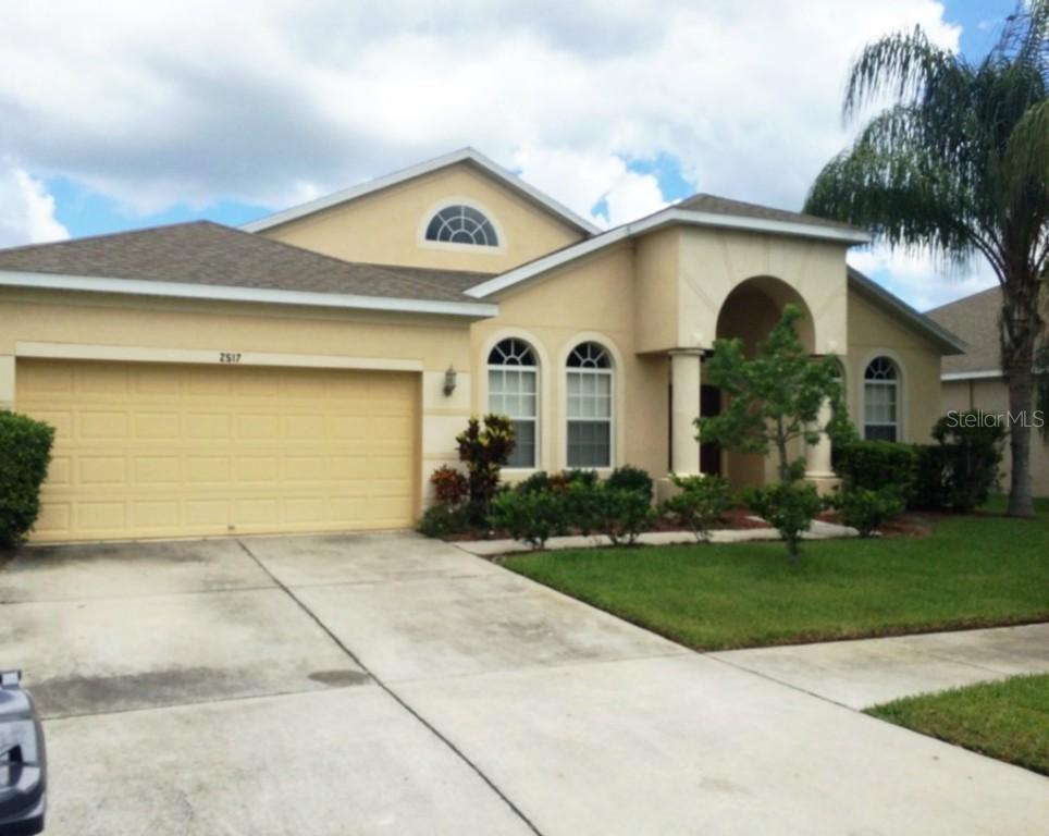 2517 Yukon Cliff Dr., Ruskin, FL 33570