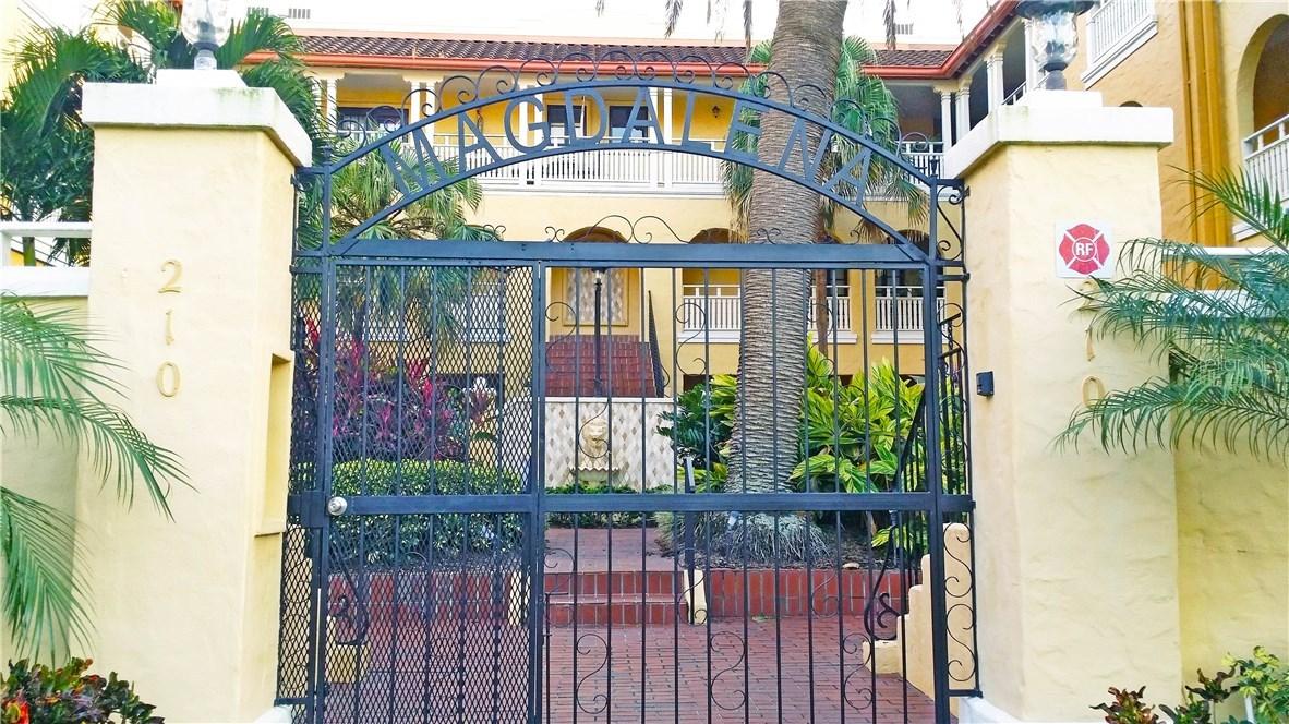 210 22nd Ave. #9, St Petersburg, FL 33704