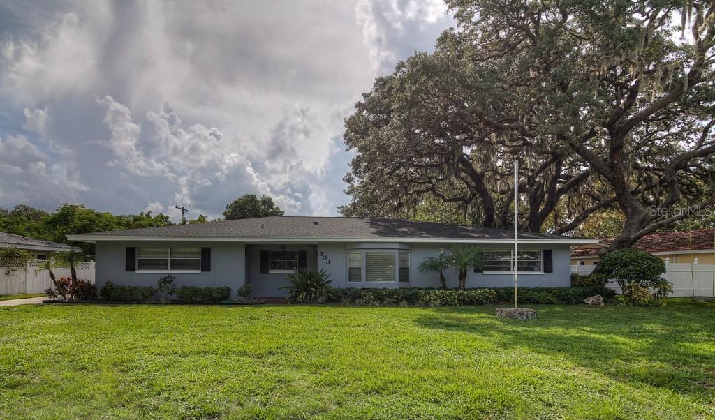 303 Live Oak Ln., Largo, FL 33770