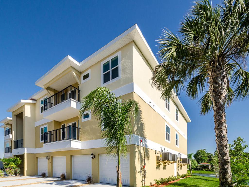 5064 Royal Palms Way, Bldg 9 #301, New Port Richey, FL 34652
