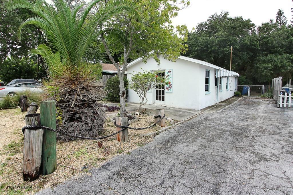 126 119th Ave., Treasure Island, FL 33706