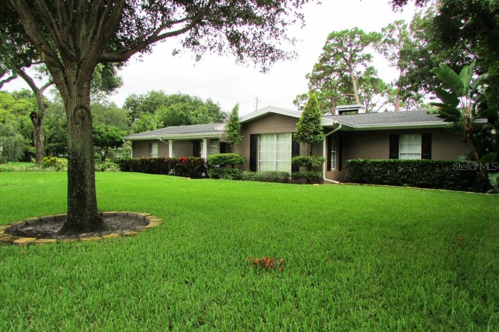 801 Alamanda Dr., Largo, FL 33770