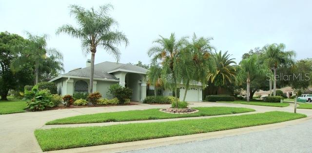 838 Centerwood Dr., Tarpon Springs, FL 34688