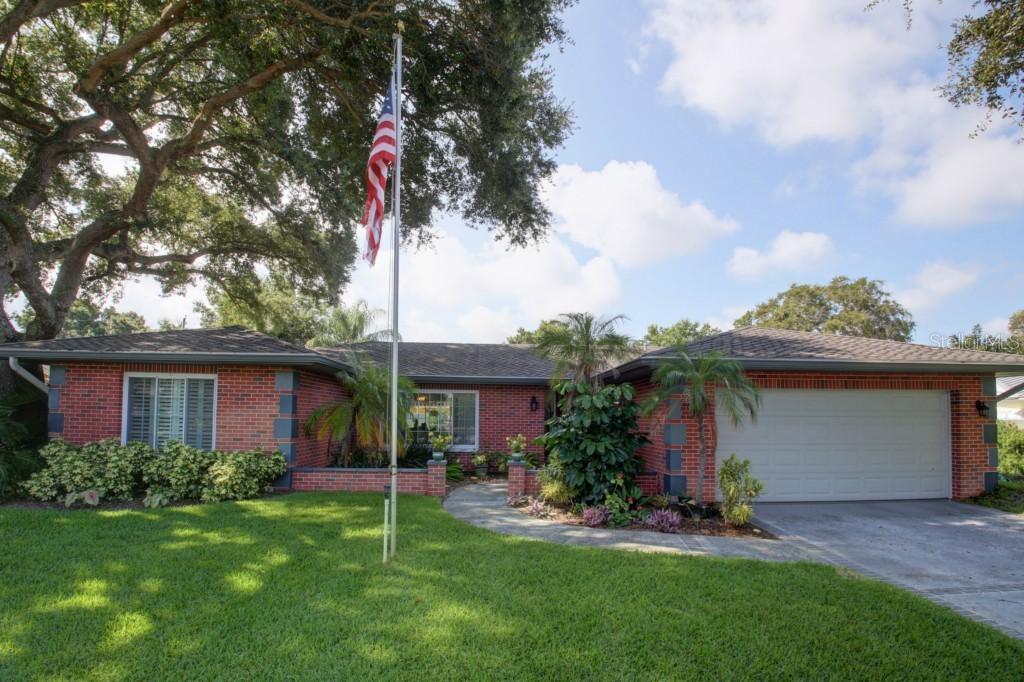 807 Jacaranda Dr., Largo, FL 33770